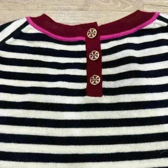 Tory Burch Iberia 💯% Cashmere Embellished Sweater size large - Picture 8 of 8